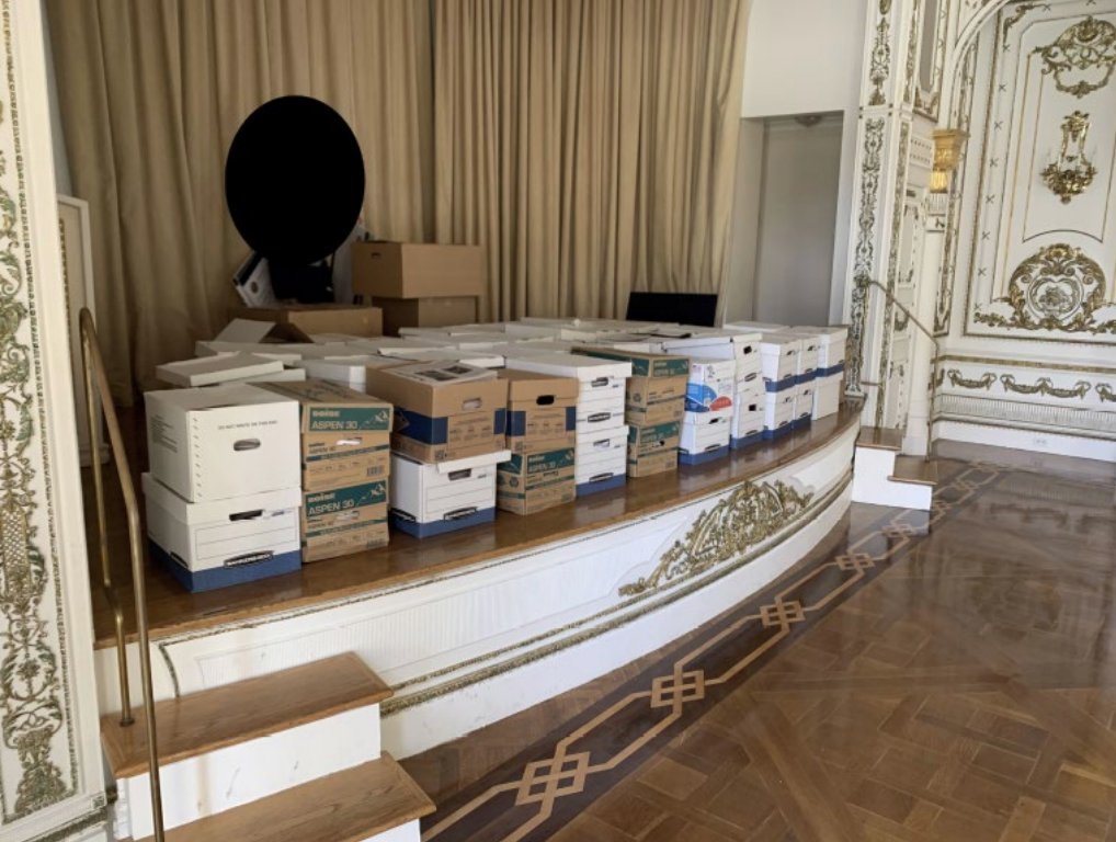 Image in @MarioNawfal's post: 🚨BREAKING: Photos Have Been Released Showing BOXES Of Classified Documents In Mar-A-Lago