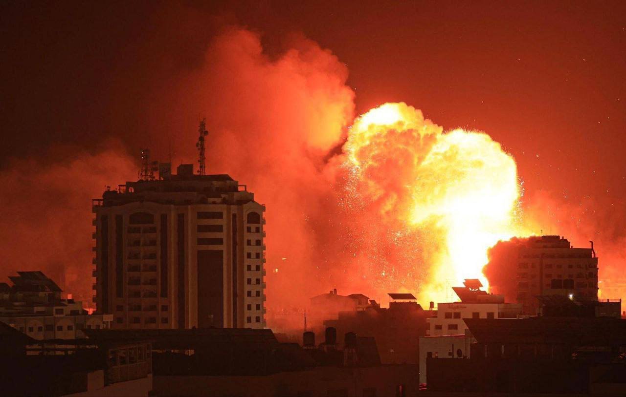 Image in @MarioNawfal's post: 🚨JUST IN: Intense Israeli airstrikes ongoing