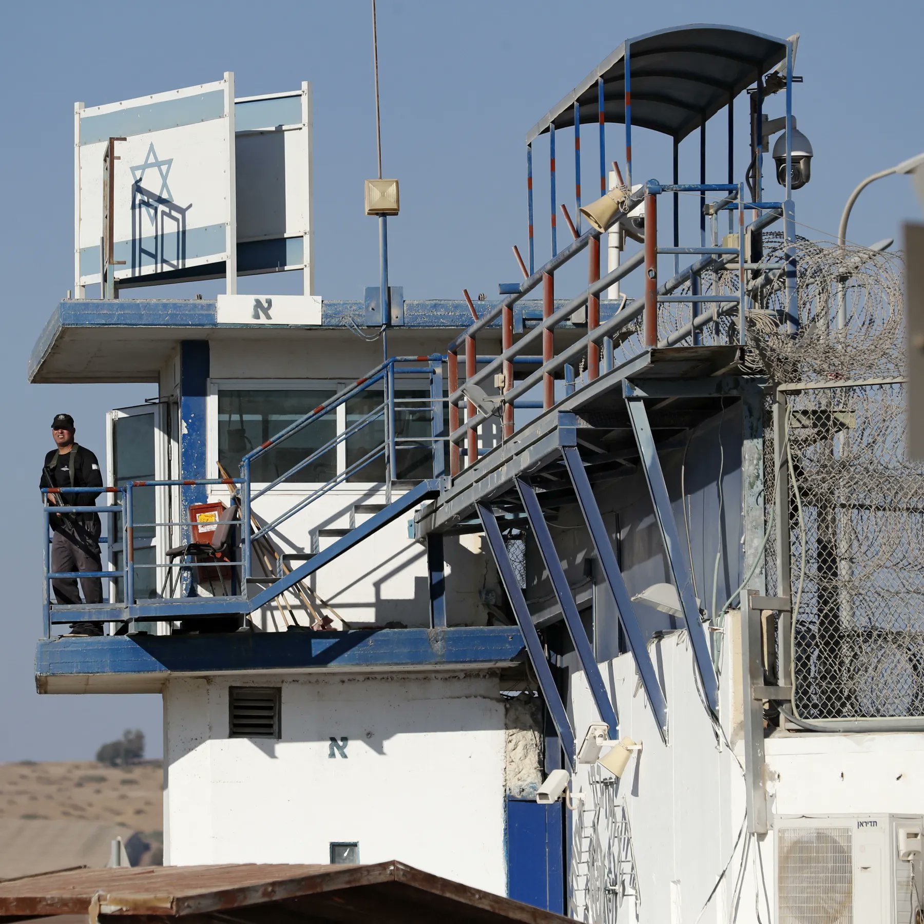 Image in @MarioNawfal's post: 🚨JUST IN - The Palestinian Prisoner's Club: "Israel is cutting off electricity and water from Pales…