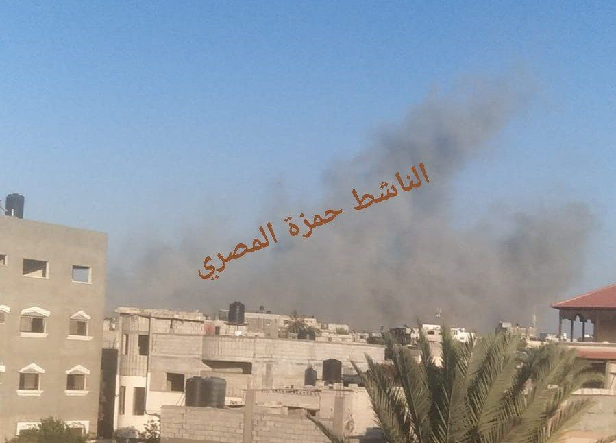 Image in @MarioNawfal's post: 🚨 JUST IN - Airstrike on Khan Younis, southern Gaza a (PIC 1) and Nuseirat, Central Gaza (PIC 2)
…