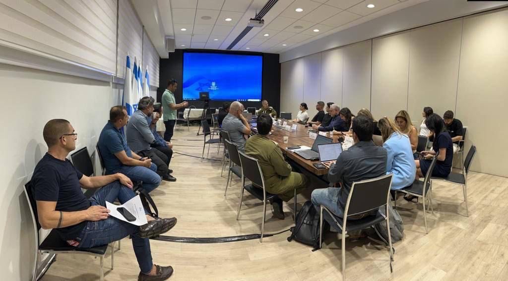 Image in @MarioNawfal's post: 🚨JUST IN: The military secretary to the Israeli Prime Minister met today with a number of social me…