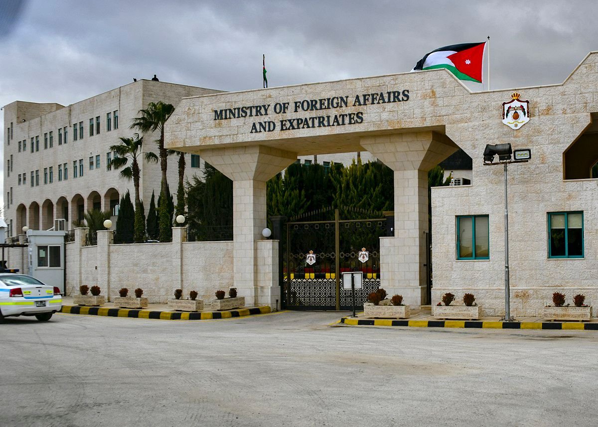 Image in @MarioNawfal's post: 🚨JUST IN: Jordanian Foreign Ministry:
"We warn against any attempt to displace Palestinians from …