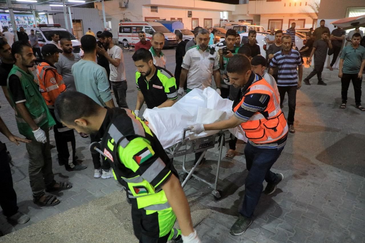 Image in @MarioNawfal's post: 🚨FOOTAGE: Civil Defense and medical teams respond to the Israeli airstrikes in Jabalia, providing a…