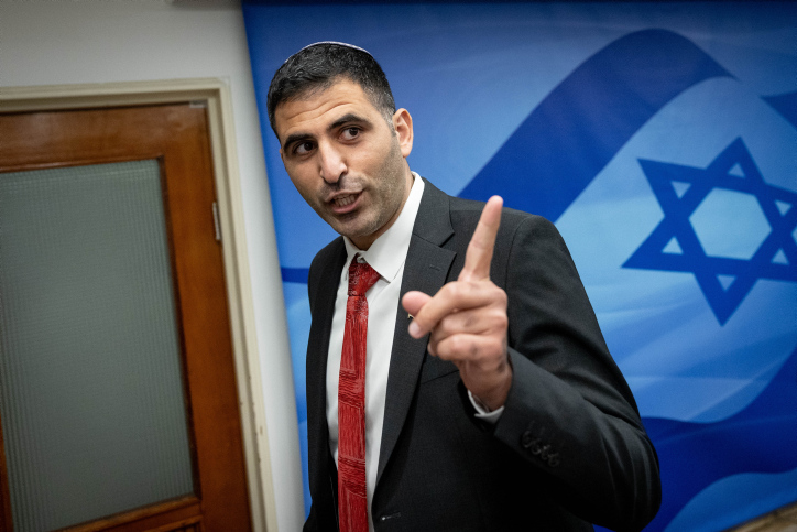 Image in @MarioNawfal's post: 🚨BREAKING: Israeli Minister of Communications: We will stop all internet services in the Gaza Strip…