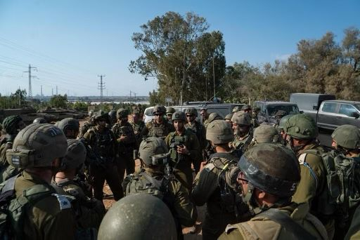 Image in @MarioNawfal's post: 🚨BREAKING: ISRAELI GROUND OFFENSIVE INTO GAZA EXPECTED TO BEGIN SOON, POSSIBLY TONIGHT.
Source: He…