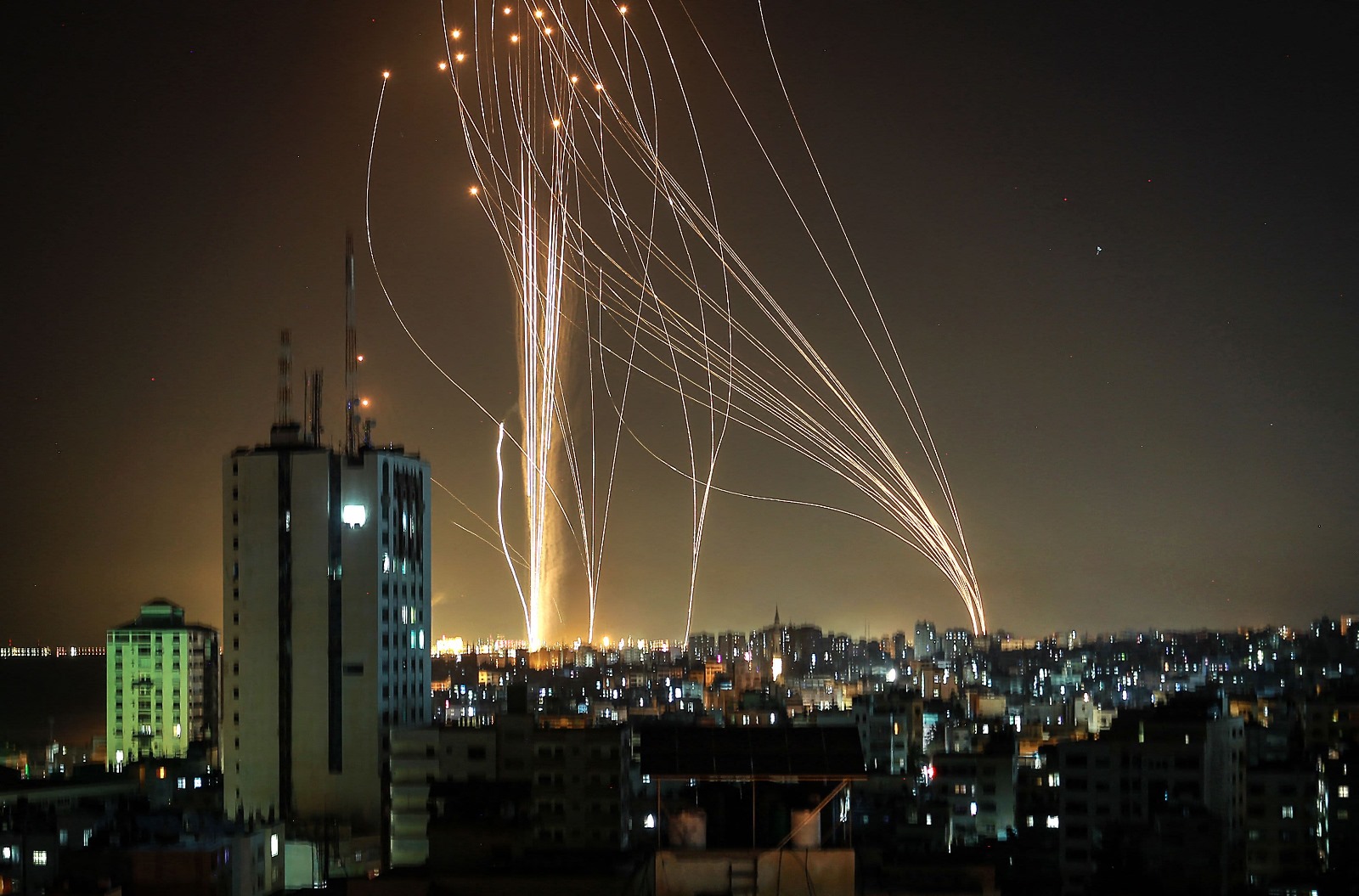 Image in @MarioNawfal's post: 🚨BREAKING: HAMAS HAS FIRED OVER 6,000 ROCKETS SINCE OCTOBER 7
"More than 6,000 rockets have been l…