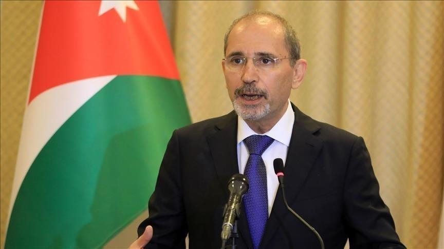 Image in @MarioNawfal's post: 🚨 Foreign Miniter of Jordan on Gaza Hospital Bombing:
"Targeting the hospital is a war crime, and …