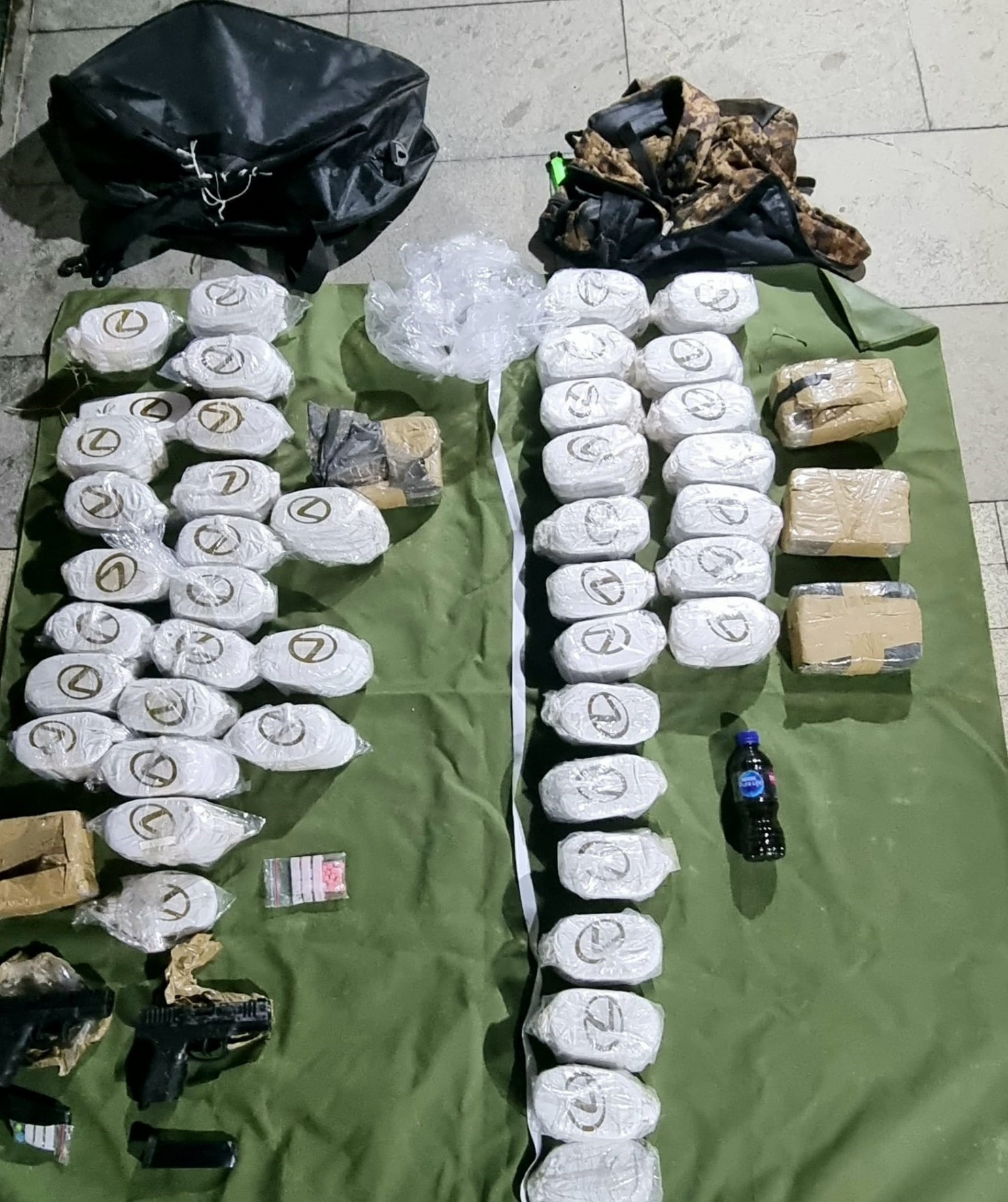 Image in @MarioNawfal's post: 🚨 JUST IN: Captagon Drug Found on Bodies of Hamas Members
- Captagon, a drug used by Hamas members…