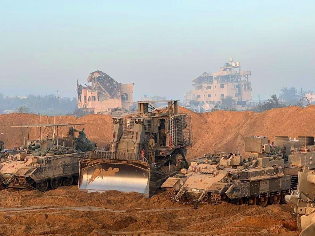 Image in @MarioNawfal's post: 🚨 JUST IN: IDF Releases Ground Operations Photos in Gaza
Source: Swords of Steel https://t.co/agA3…