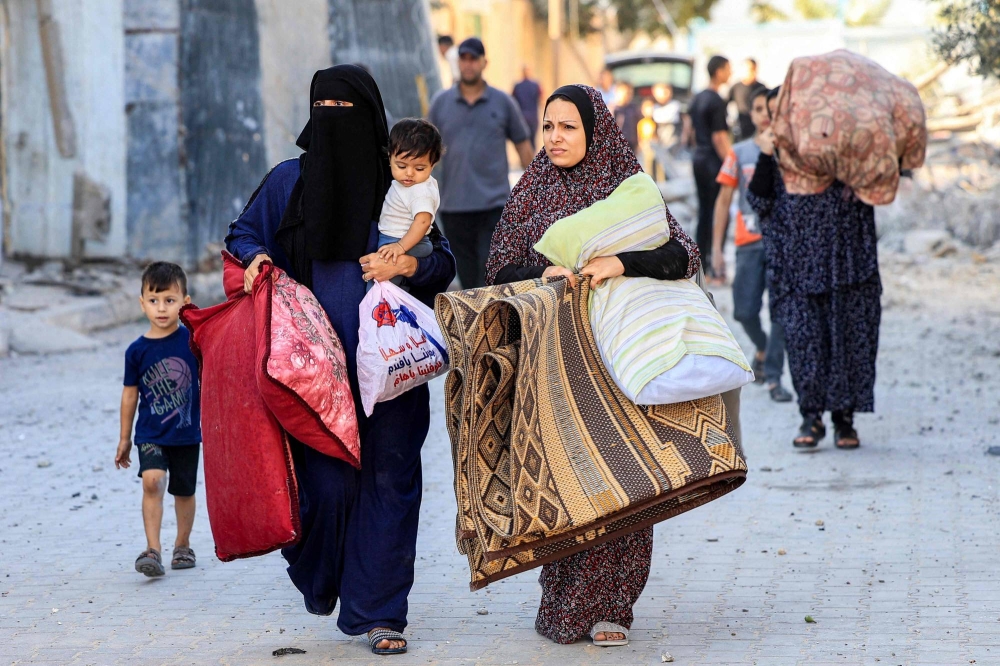 Image in @MarioNawfal's post: 🚨 BREAKING: RELOCATION OF GAZA RESIDENTS TO EGYPT
In a recent diplomatic move, Israel sought inter…