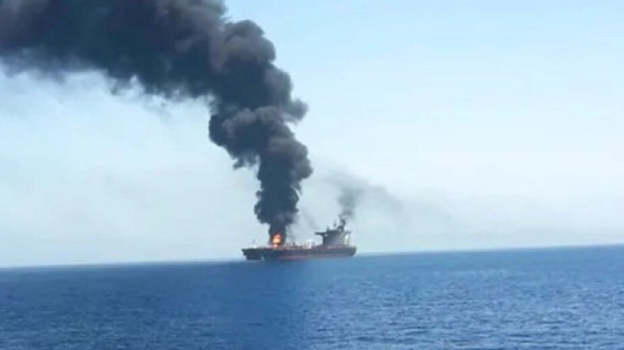 Image in @MarioNawfal's post: 🚨🇬🇧 BREAKING: BRITISH SHIP HIT BY HOUTHI MISSILE IN RED SEA
British Ambrey Shipping Company:
"A f…