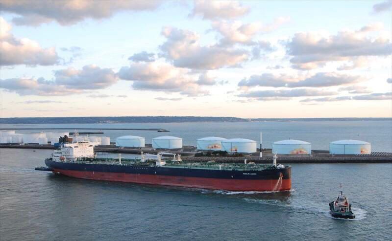 Image in @MarioNawfal's post: 🚨 BREAKING: MASSIVE UK OIL SHIP EXPLOSION | FEAR OF SINKING
The UK chemical/oil tanker, reportedly…