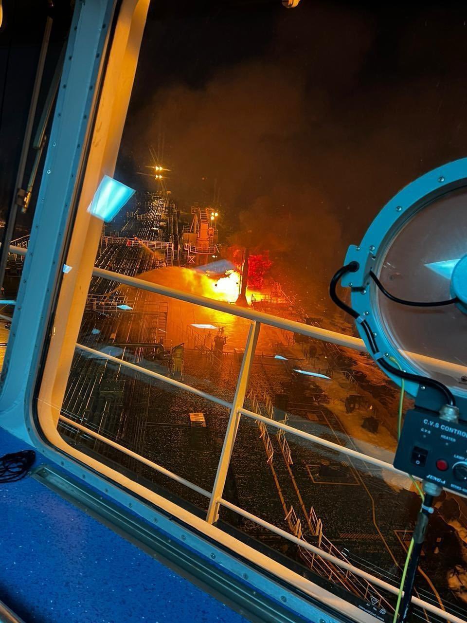 Image in @MarioNawfal's post: 🚨🇬🇧 Images of the British oil ship Marlin Luanda, which was hit by a Yemeni Houthi missile. https:/…