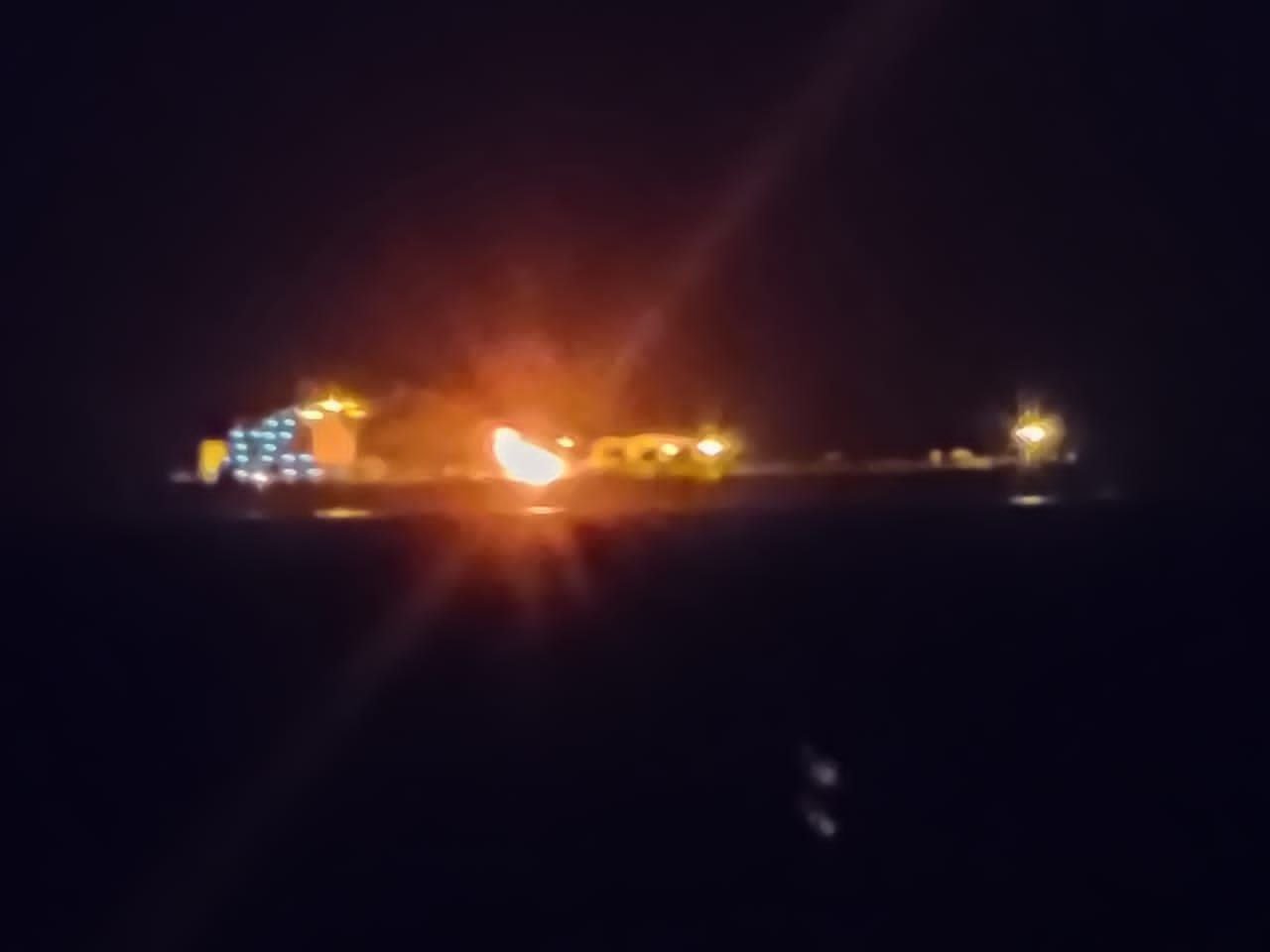Image in @MarioNawfal's post: 🚨🇬🇧 Images of the British oil ship Marlin Luanda, which was hit by a Yemeni Houthi missile. https:/…