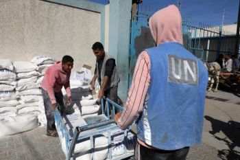 Image in @MarioNawfal's post: 🚨 UNRWA $335-MILLION FUNDING FREEZE AMID HAMAS ALLEGATIONS
UNRWA's $1.6B annual budget has taken a…