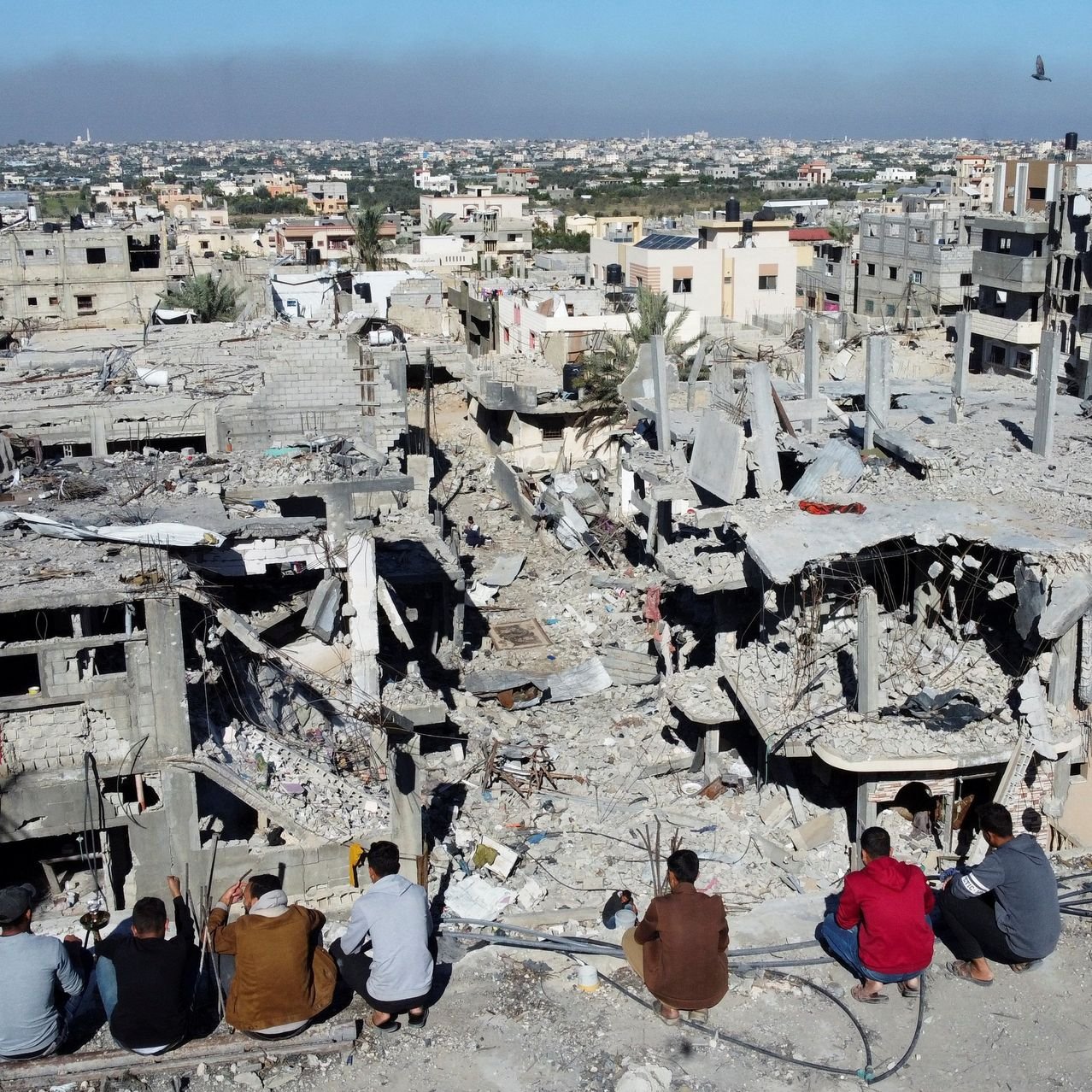 Image in @MarioNawfal's post: 🚨🇵🇸🇮🇱 BREAKING: Negotiators Close In on Hostage Deal That Would Halt Fighting in Gaza for Weeks
A …