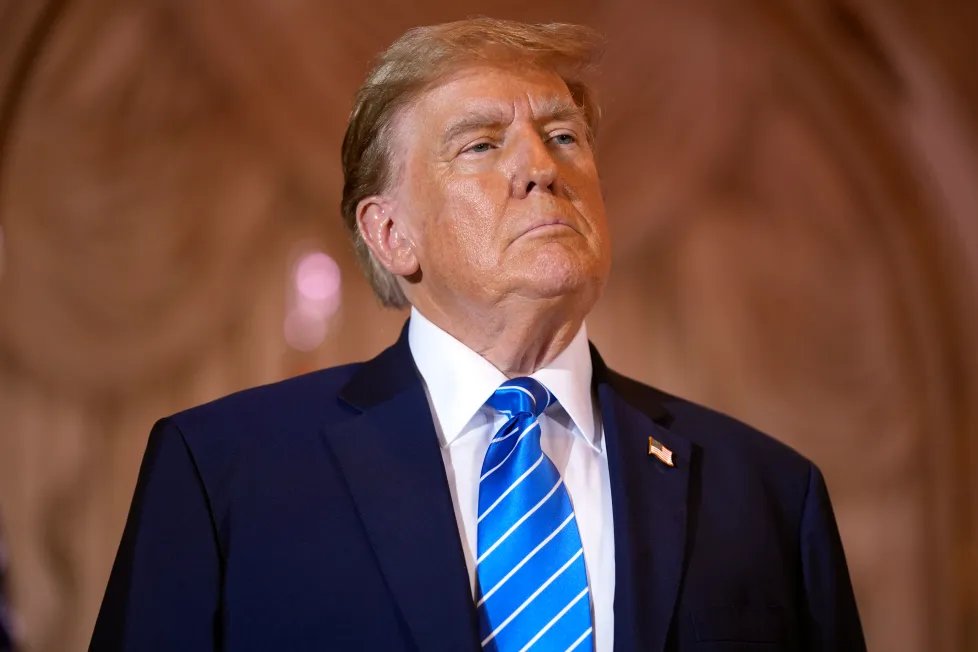 Image in @MarioNawfal's post: 🚨🇺🇸 TRUMP HIT WITH DEADLINE TO PAY $83.3M
A federal judge just told Trump to pay $83.3 million to …