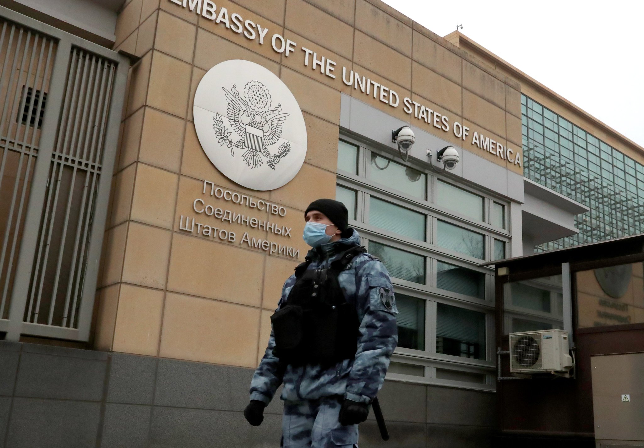 Image in @MarioNawfal's post: 🚨🇷🇺🇺🇸BREAKING: U.S EMBASSY IN MOSCOW WARNS OF "IMMINENT ATTACK"
"The Embassy is monitoring reports…
