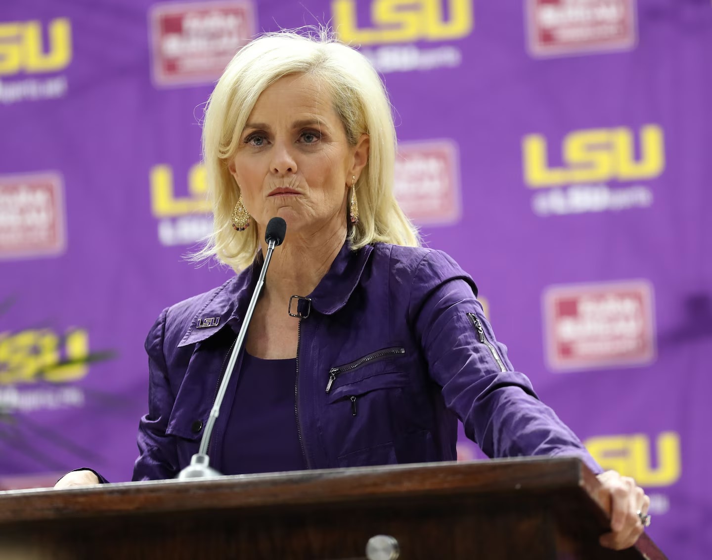 Image in @MarioNawfal's post: 🚨🇺🇸 NCAA WOMEN’S BASKETBALL COACH TURNS OUT TO BE EXACTLY WHAT WAPO REPORTS - TOUGH, DRIVEN, A WINN…