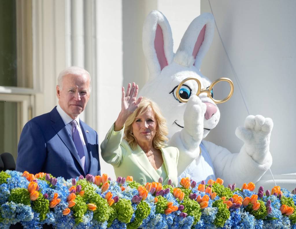 Image in @MarioNawfal's post: 🇺🇸TRUMP: “On Easter Sunday, we proudly proclaim: Christ has Risen”
🇺🇸BIDEN: “I hereby proclaim Ma…