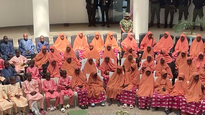 Image in @MarioNawfal's post: 🚨🇳🇬MASS KIDNAPPING IN NORTHERN NIGERIA: OVER 100 HELD HOSTAGE AFTER 1 MONTH
Suspected Islamist mil…
