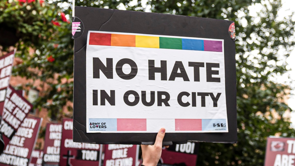 Image in @MarioNawfal's post: 🇺🇸WHITE HOUSE TACKLES HATE VIOLENCE
Biden-Harris roundtable targeted hate-fueled violence, highlig…