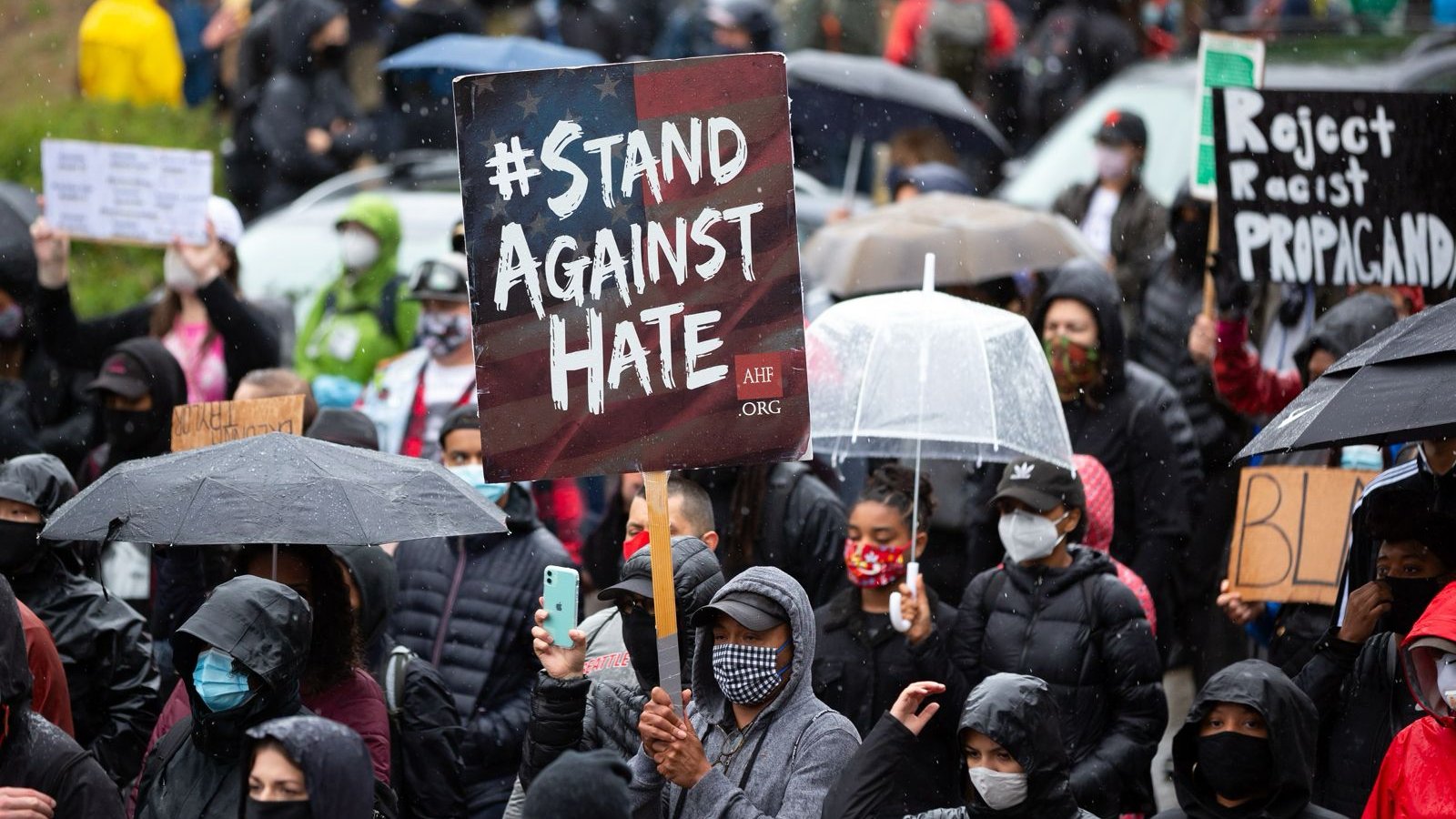 Image in @MarioNawfal's post: 🇺🇸WHITE HOUSE TACKLES HATE VIOLENCE
Biden-Harris roundtable targeted hate-fueled violence, highlig…