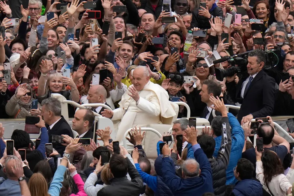 Image in @MarioNawfal's post: 🚨POPE'S EASTER MESSAGE: IMMEDIATE AID TO GAZA AND CEASEFIRE NOW
In a poignant Easter address, Pope…