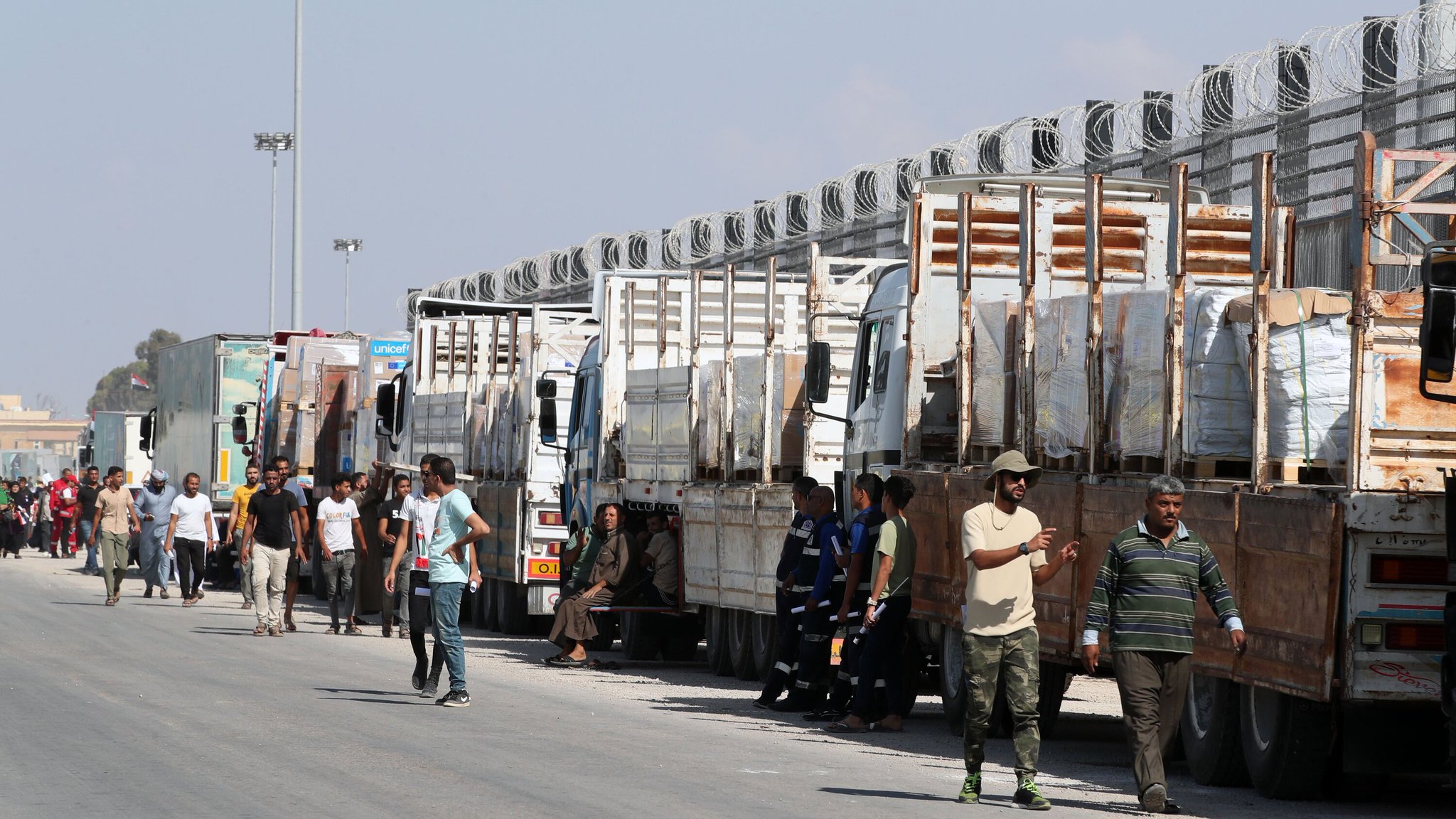 Image in @MarioNawfal's post: 🚨🇮🇱🇵🇸BREAKING: ISRAEL OPENS NORTHERN BORDER FOR AID
Following a stern call from Biden, Israel has …