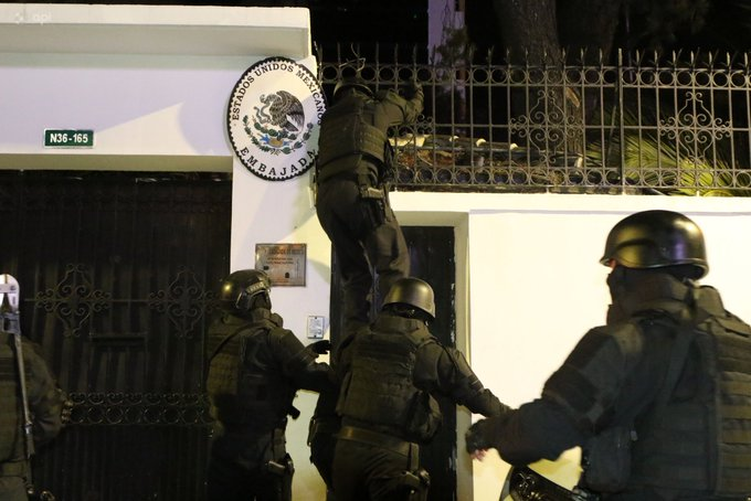 Image in @MarioNawfal's post: 🇪🇨🇲🇽 BREAKING: Mexico cuts ties with Ecuador
This comes after the Ecuadorian police officers brok…