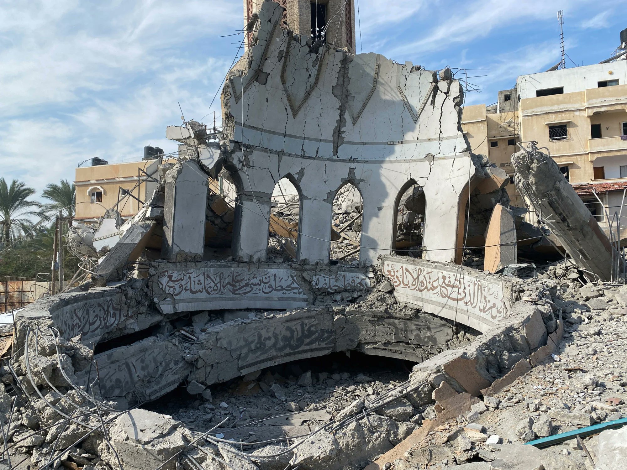 Image in @MarioNawfal's post: 🚨🇵🇸GAZA DESTRUCTION = BILLIONS
UN reports that infrastructure damages have reached an estimated $1…