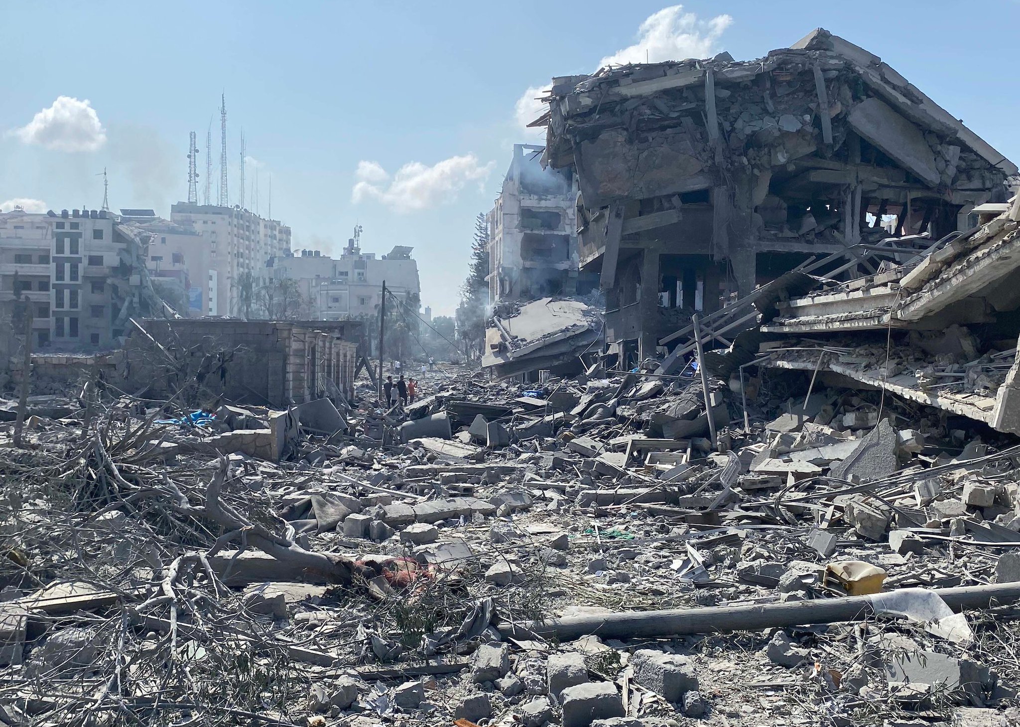 Image in @MarioNawfal's post: 🚨🇵🇸GAZA DESTRUCTION = BILLIONS
UN reports that infrastructure damages have reached an estimated $1…