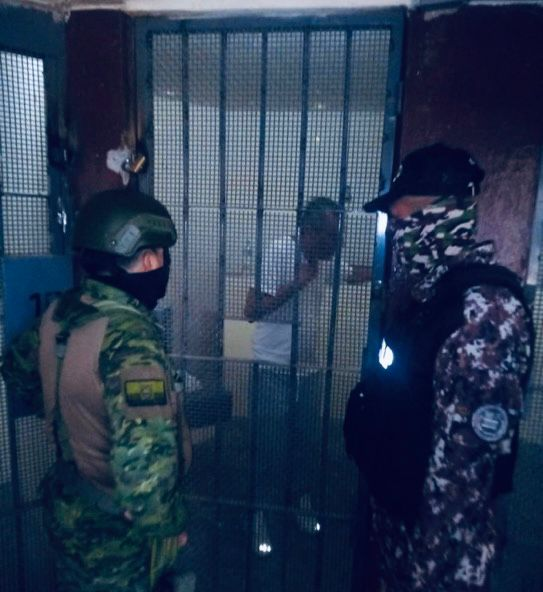 Image in @MarioNawfal's post: 🇪🇨🇲🇽 First Images of Former VP of Ecuador in Mexican Embassy
Source: @AlertasMundial https://t.co…