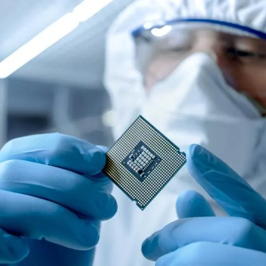 Image in @MarioNawfal's post: 🚨🇺🇸 BREAKING: $11.6 BILLION U.S. BOOST FOR ARIZONA CHIP FACTORIES
TSMC (Taiwan Semiconductor Manuf…