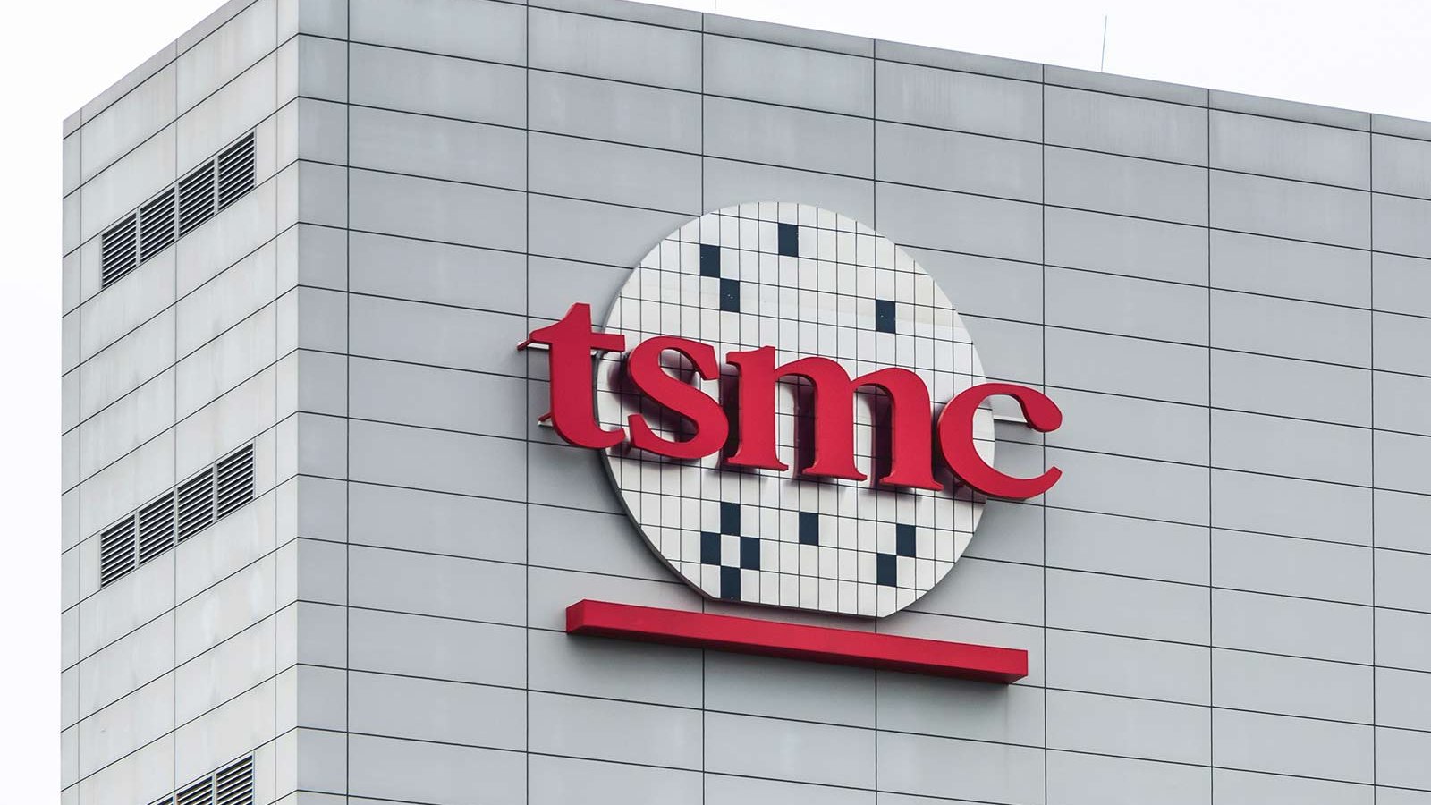 Image in @MarioNawfal's post: 🚨🇺🇸 BREAKING: $11.6 BILLION U.S. BOOST FOR ARIZONA CHIP FACTORIES
TSMC (Taiwan Semiconductor Manuf…