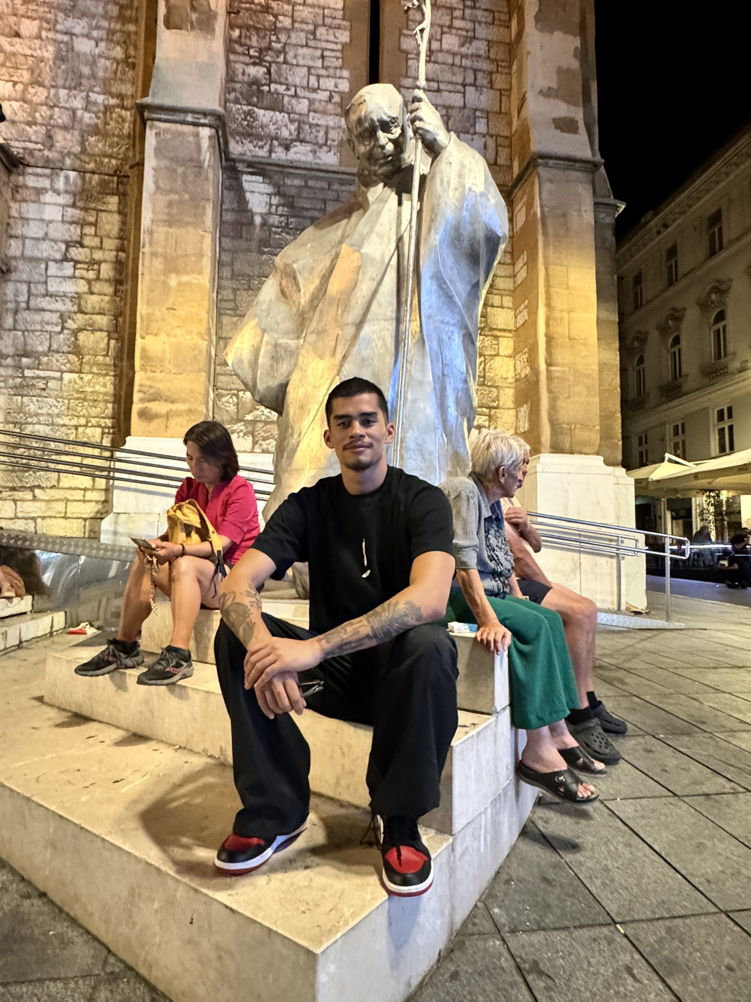 Image in @sneako's post: W stream going to try to sleep a bit then spark up again. SNEAKO X Mohammed Hijab confirmed for ton…