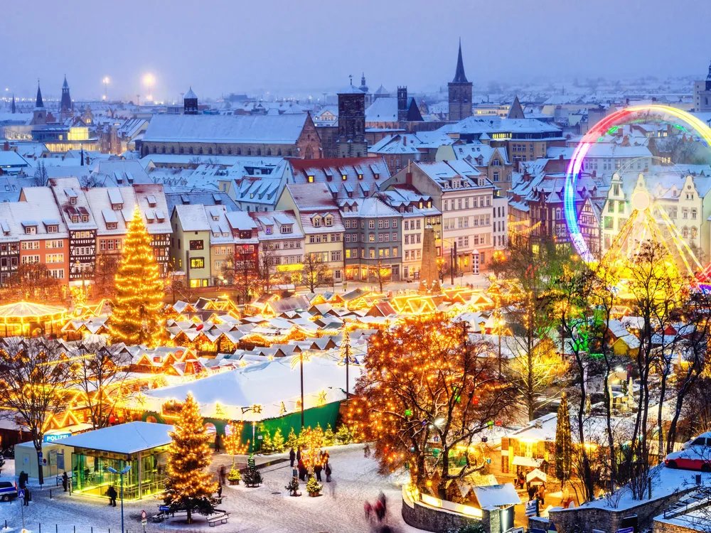 Image in @MarioNawfal's post: 🚨🇩🇪CHRISTMAS MARKET IN CENTRAL GERMAN CITY OF ERFURT EVACUATED AFTER MAGDEBURG ATTACK
As a precaut…