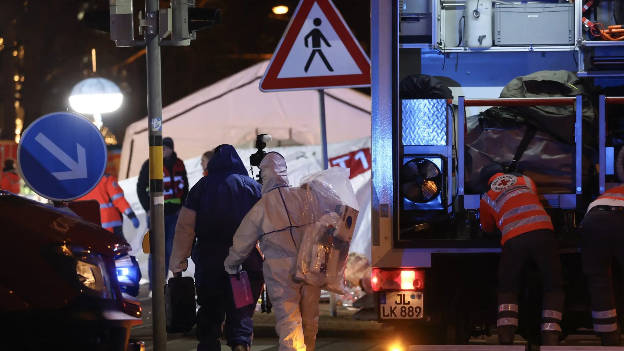 Image in @MarioNawfal's post: 🚨🇩🇪CONFIRMED | DEADLY CHRISTMAS MARKET ATTACK IN GERMANY: SUSPECT IDENTIFIED
The man accused of dr…