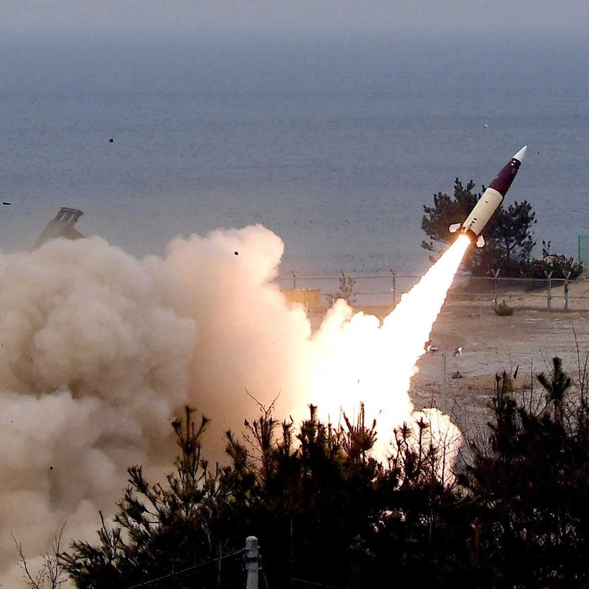 Image in @MarioNawfal's post: 🚨🇷🇺RUSSIA: WE DOWNED 8 US-SUPPLIED ATACMS MISSILES
Russia says it shot down 8 US-made ATACMS missi…