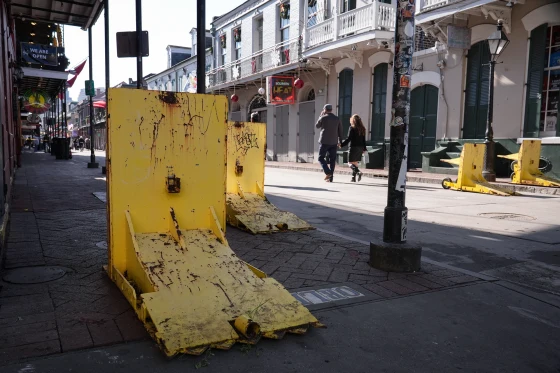 Image in @MarioNawfal's post: 🚨🇺🇸NEW ORLEANS FAILED TO DEPLOY ANTI-VEHICLE BARRIERS BEFORE DEADLY TERRORIST ATTACK
Effective ant…