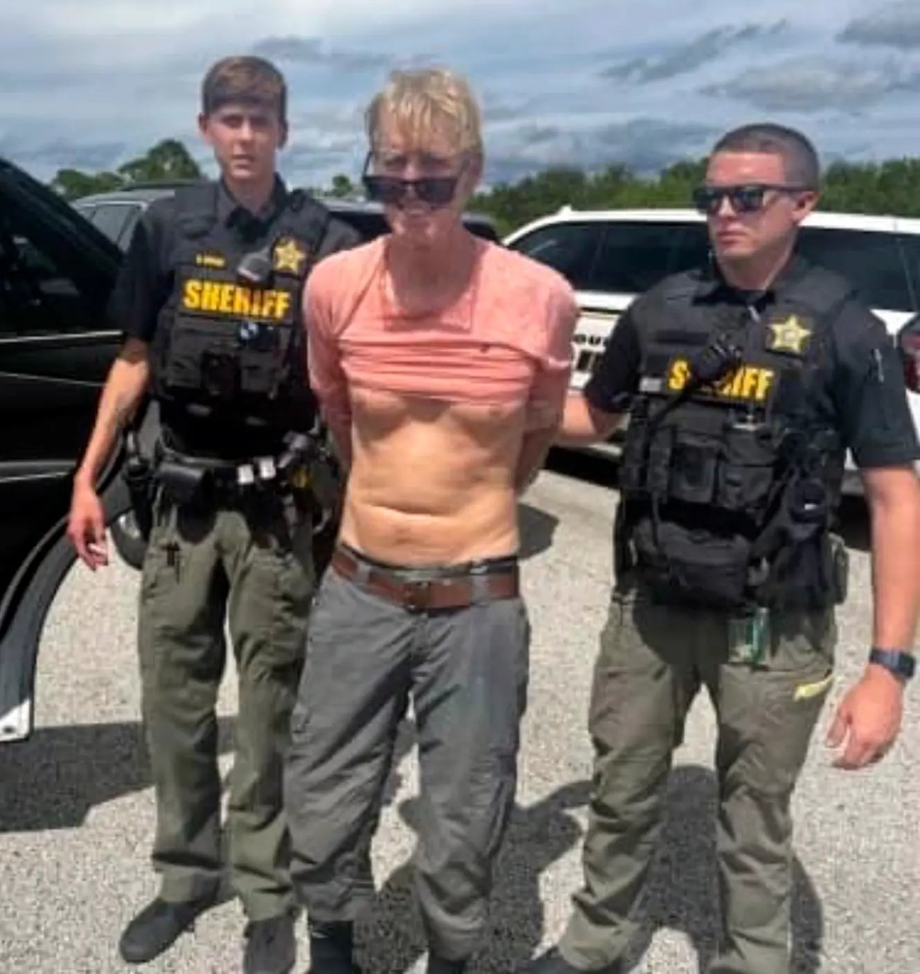 Image in @MarioNawfal's post: 🚨🇺🇸WOULD-BE TRUMP ASSASSIN RYAN ROUTH OFFERS TO BECOME HAMAS HOSTAGE
Ryan Routh, accused of trying…