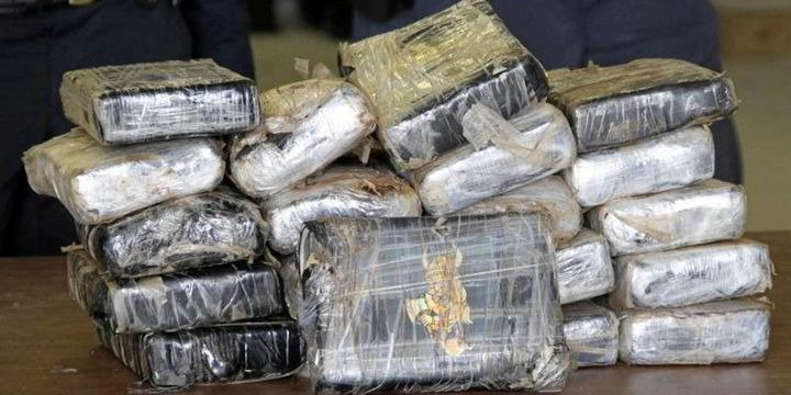 Image in @MarioNawfal's post: 🚨🇫🇷FRENCH POLICE SEIZE €130M COCAINE HAUL IN MAJOR DRUG BUST
French police seized over 2 tonnes of…