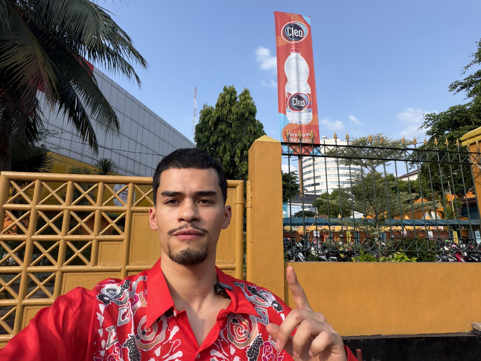 Image in @sneako's post: Going live now indonesia 🇮🇩 https://t.co/RTq0pYuPE8