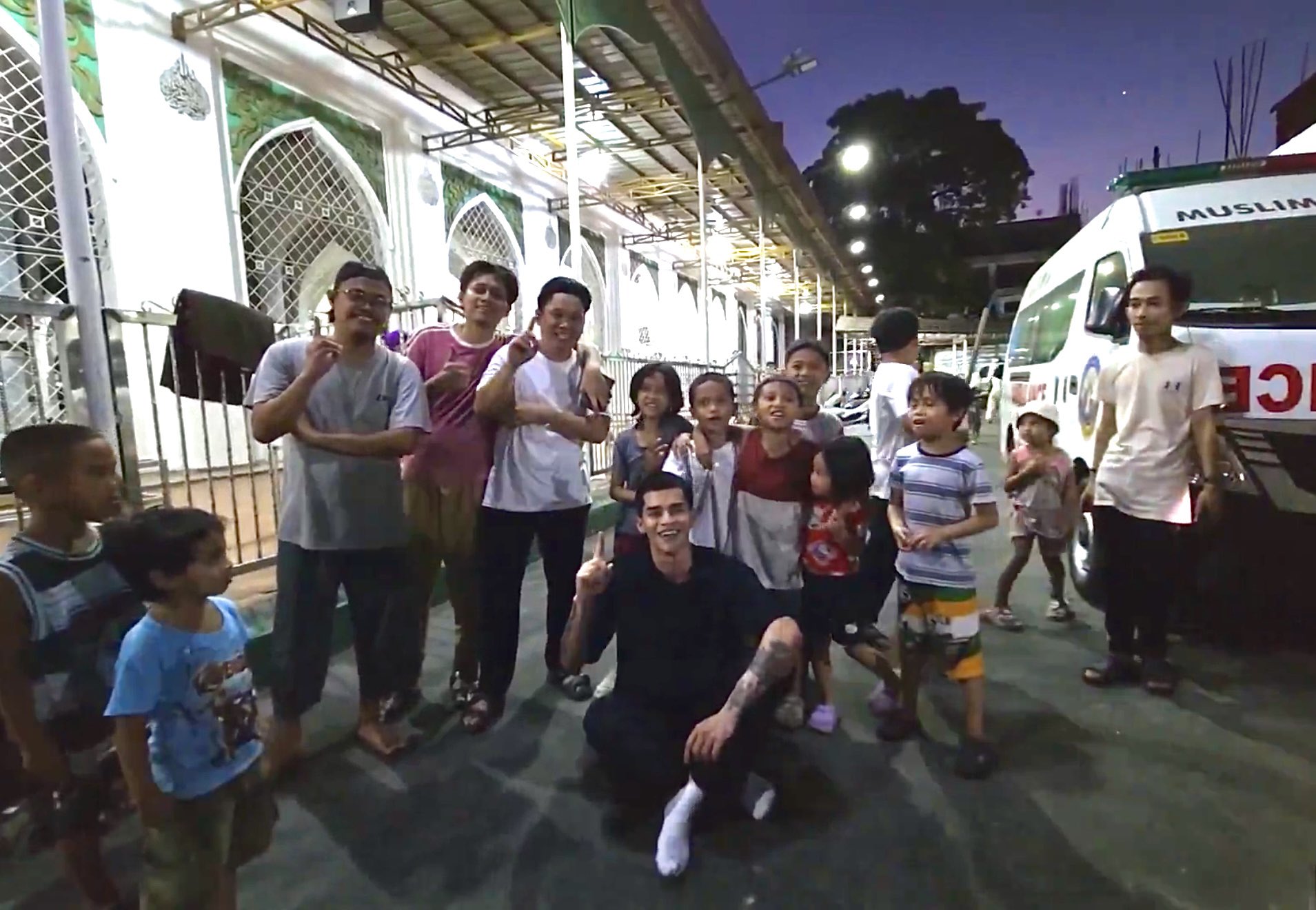 Image in @sneako's post: Thank you to the Philippines it was honor to finally return to the motherland ❤️🇵🇭
Big stream tomo…