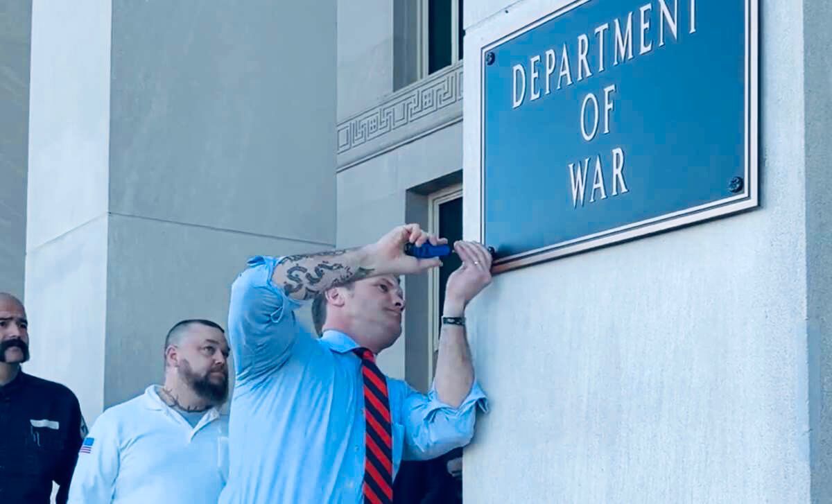 Image in @MarioNawfal's post: 🇺🇸 The Pentagon wants Congress to officially rename the Department of Defense to the Department of …