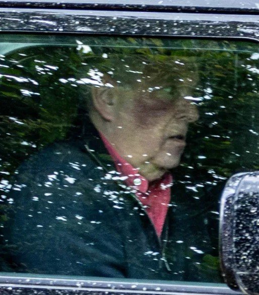 Image in @IfindRetards's post: Former Prince Andrew was spotted with a large bruise under his eye.
He must have been ready to tal…