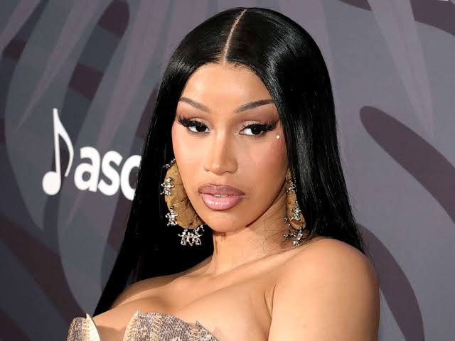 Image in @IfindRetards's post: Retard of the day 🥇
Cardi B https://t.co/nE8LkQNMOL