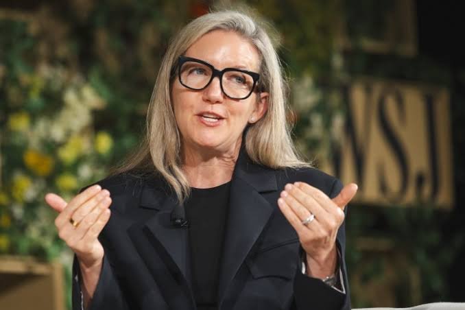 Image in @IfindRetards's post: How do these retards keep getting hired?
Guarantee she will be the CEO of another company within …