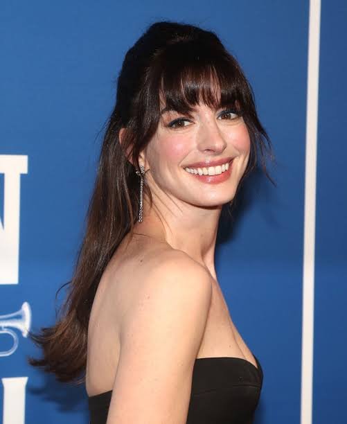 Image in @IfindRetards's post: Anne Hathaway is a yuge retard. https://t.co/Hy9DqNry5K