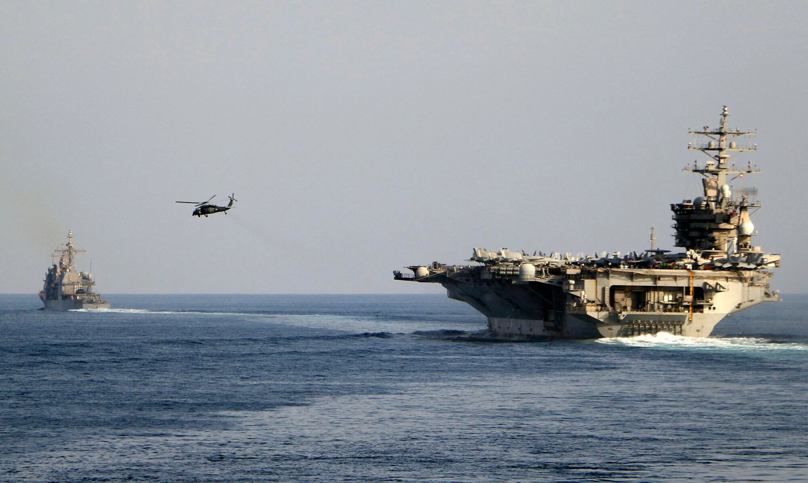 Image in @MarioNawfal's post: 🇺🇸🇮🇷 CENTCOM is trying hard to prove Iran doesn't control Hormuz
It claims 900 million barrels mo…